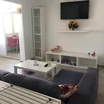Modern In With Spacious Terrace And 250m From The 公寓