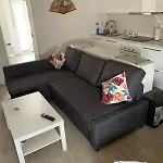 公寓 Modern In With Spacious Terrace And 250m From The